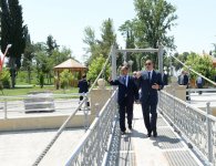 Prezident İlham Əliyev Bərdə şəhərində yeni salınan Heydər Əliyev parkında görülən işlərlə tanış olub (FOTO)