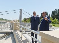 Prezident İlham Əliyev Bərdə şəhərində yeni salınan Heydər Əliyev parkında görülən işlərlə tanış olub (FOTO)