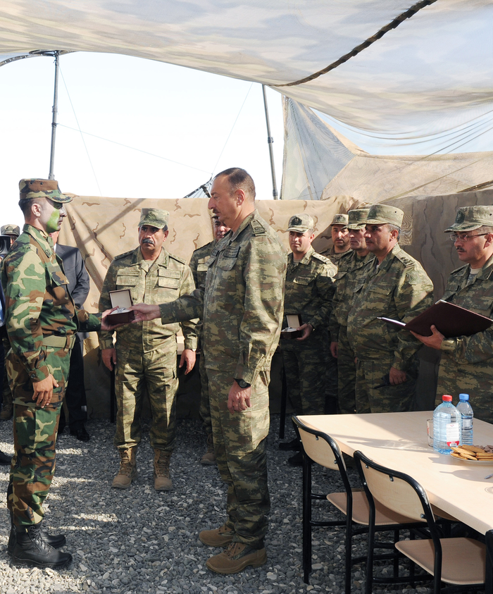 Prezident İlham Əliyev: Əgər Ermənistan faşist dövləti öz çirkin əməllərindən əl çəkməsə, erməni dövlətinin mövcudluğu sual altına düşə bilər (FOTO)