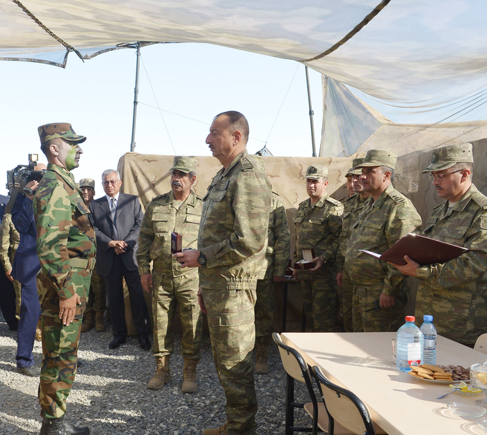 Prezident İlham Əliyev: Əgər Ermənistan faşist dövləti öz çirkin əməllərindən əl çəkməsə, erməni dövlətinin mövcudluğu sual altına düşə bilər (FOTO)