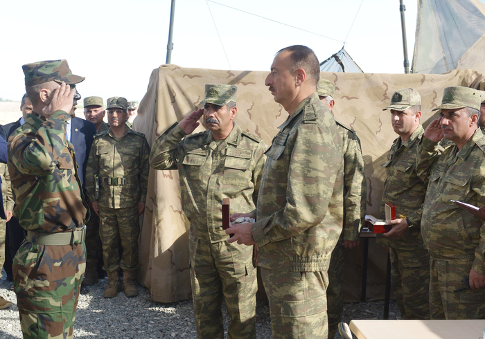 Prezident İlham Əliyev: Əgər Ermənistan faşist dövləti öz çirkin əməllərindən əl çəkməsə, erməni dövlətinin mövcudluğu sual altına düşə bilər (FOTO)