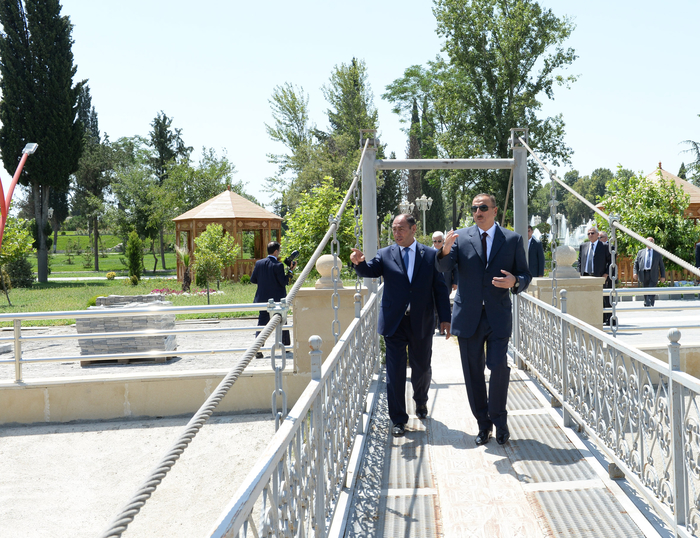 Prezident İlham Əliyev Bərdə şəhərində yeni salınan Heydər Əliyev parkında görülən işlərlə tanış olub (FOTO)