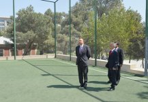 Prezident İlham Əliyev 115 nömrəli tam orta məktəbdə əsaslı təmir və yenidənqurma işlərindən sonrakı vəziyyətlə tanış olub (FOTO)