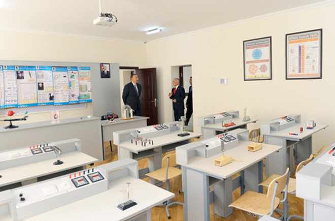Prezident İlham Əliyev 115 nömrəli tam orta məktəbdə əsaslı təmir və yenidənqurma işlərindən sonrakı vəziyyətlə tanış olub (FOTO)
