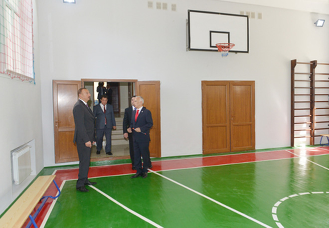 Prezident İlham Əliyev 115 nömrəli tam orta məktəbdə əsaslı təmir və yenidənqurma işlərindən sonrakı vəziyyətlə tanış olub (FOTO)