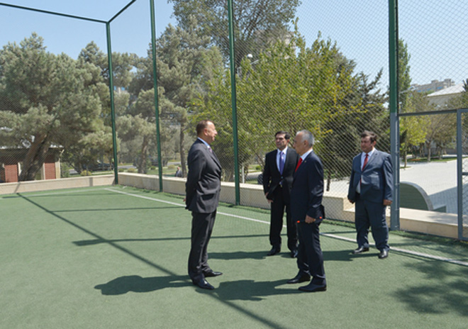 Prezident İlham Əliyev 115 nömrəli tam orta məktəbdə əsaslı təmir və yenidənqurma işlərindən sonrakı vəziyyətlə tanış olub (FOTO)