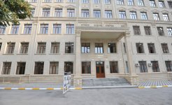 İlham Əliyev Bakı Slavyan Universiteti nəzdində Məktəb-Lisey Kompleksinin əsaslı təmir və yenidənqurma işlərindən sonrakı vəziyyəti ilə tanış olub
(FOTO)