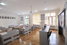 İlham Əliyev Bakı Slavyan Universiteti nəzdində Məktəb-Lisey Kompleksinin əsaslı təmir və yenidənqurma işlərindən sonrakı vəziyyəti ilə tanış olub
(FOTO)