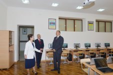 İlham Əliyev Bakı Slavyan Universiteti nəzdində Məktəb-Lisey Kompleksinin əsaslı təmir və yenidənqurma işlərindən sonrakı vəziyyəti ilə tanış olub
(FOTO)