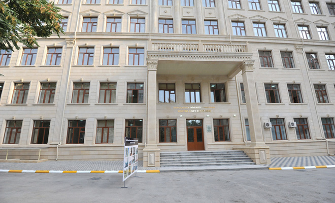 İlham Əliyev Bakı Slavyan Universiteti nəzdində Məktəb-Lisey Kompleksinin əsaslı təmir və yenidənqurma işlərindən sonrakı vəziyyəti ilə tanış olub
(FOTO)