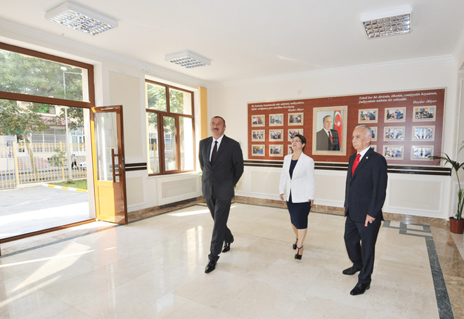 İlham Əliyev Bakı Slavyan Universiteti nəzdində Məktəb-Lisey Kompleksinin əsaslı təmir və yenidənqurma işlərindən sonrakı vəziyyəti ilə tanış olub
(FOTO)