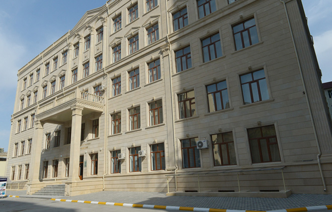 İlham Əliyev Bakı Slavyan Universiteti nəzdində Məktəb-Lisey Kompleksinin əsaslı təmir və yenidənqurma işlərindən sonrakı vəziyyəti ilə tanış olub
(FOTO)