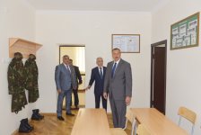 Prezident İlham Əliyev Binə qəsəbəsindəki 121 nömrəli orta məktəbin yeni korpusunun əsaslı təmir və yenidənqurma işlərindən sonrakı vəziyyəti ilə tanış olub (FOTO)