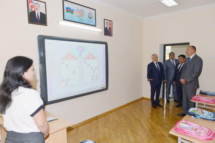 Prezident İlham Əliyev Binə qəsəbəsindəki 121 nömrəli orta məktəbin yeni korpusunun əsaslı təmir və yenidənqurma işlərindən sonrakı vəziyyəti ilə tanış olub (FOTO)