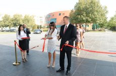 Prezident İlham Əliyev və xanımı Azərbaycan Xalçası və Xalq Tətbiqi Sənəti Dövlət Muzeyinin açılışında iştirak ediblər (FOTO)