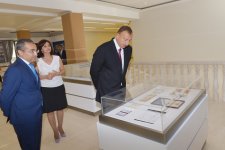 Prezident İlham Əliyev və xanımı 23 nömrəli orta məktəbin binasının əsaslı yenidənqurma işlərindən sonra açılışında iştirak ediblər (FOTO)