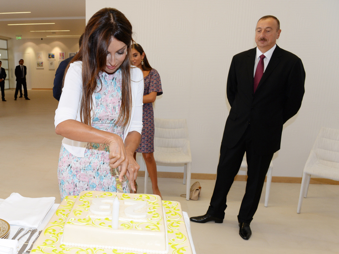Prezident İlham Əliyev və xanımı 23 nömrəli orta məktəbin binasının əsaslı yenidənqurma işlərindən sonra açılışında iştirak ediblər (FOTO)