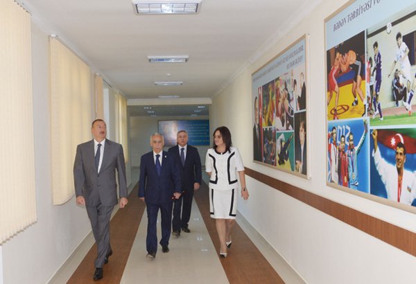 Prezident İlham Əliyev Bakıdakı 46 nömrəli tam orta məktəbin əsaslı təmir və yenidənqurma işlərindən sonrakı vəziyyəti ilə tanış olub (FOTO)