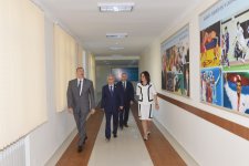 Prezident İlham Əliyev Bakıdakı 46 nömrəli tam orta məktəbin əsaslı təmir və yenidənqurma işlərindən sonrakı vəziyyəti ilə tanış olub (FOTO)
