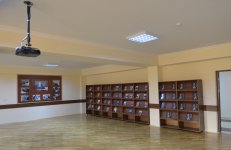 Prezident İlham Əliyev Bakıdakı 46 nömrəli tam orta məktəbin əsaslı təmir və yenidənqurma işlərindən sonrakı vəziyyəti ilə tanış olub (FOTO)