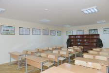 Prezident İlham Əliyev Bakıdakı 46 nömrəli tam orta məktəbin əsaslı təmir və yenidənqurma işlərindən sonrakı vəziyyəti ilə tanış olub (FOTO)