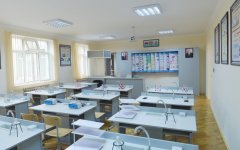 Prezident İlham Əliyev Bakıdakı 46 nömrəli tam orta məktəbin əsaslı təmir və yenidənqurma işlərindən sonrakı vəziyyəti ilə tanış olub (FOTO)