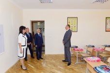 Prezident İlham Əliyev Bakıdakı 46 nömrəli tam orta məktəbin əsaslı təmir və yenidənqurma işlərindən sonrakı vəziyyəti ilə tanış olub (FOTO)