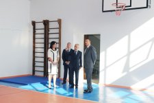 Prezident İlham Əliyev Bakıdakı 46 nömrəli tam orta məktəbin əsaslı təmir və yenidənqurma işlərindən sonrakı vəziyyəti ilə tanış olub (FOTO)