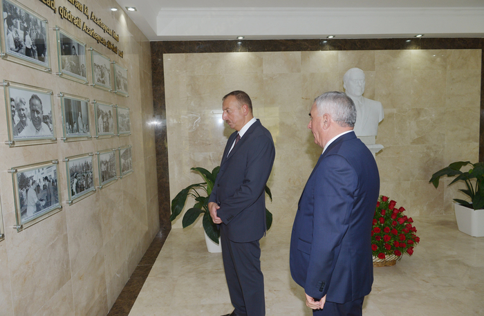 İlham Əliyev Füzuli Rayon İcra Hakimiyyətinin yeni binasında yaradılan şəraitlə tanış olub (FOTO)