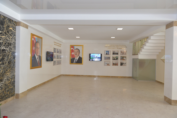 Prezident İlham Əliyev Xətai Rayon İcra Hakimiyyətinin binasında aparılan yenidənqurma işləri ilə tanış olub (FOTO)