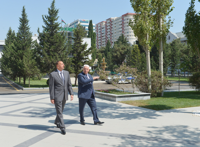 Prezident İlham Əliyev Xətai Rayon İcra Hakimiyyətinin binasında aparılan yenidənqurma işləri ilə tanış olub (FOTO)
