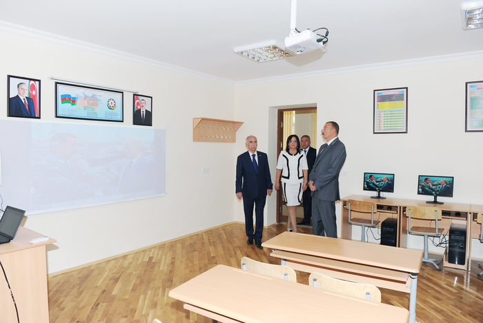 Prezident İlham Əliyev Bakıdakı 46 nömrəli tam orta məktəbin əsaslı təmir və yenidənqurma işlərindən sonrakı vəziyyəti ilə tanış olub (FOTO)