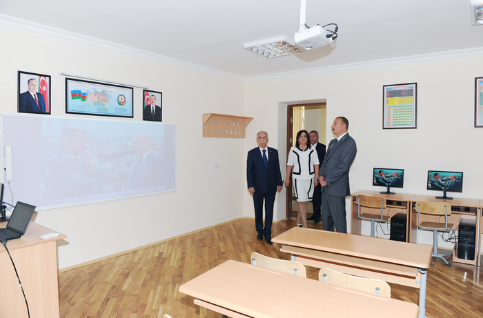 Prezident İlham Əliyev Bakıdakı 46 nömrəli tam orta məktəbin əsaslı təmir və yenidənqurma işlərindən sonrakı vəziyyəti ilə tanış olub (FOTO)