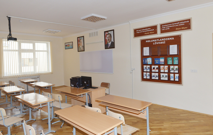 Prezident İlham Əliyev Bakıdakı 46 nömrəli tam orta məktəbin əsaslı təmir və yenidənqurma işlərindən sonrakı vəziyyəti ilə tanış olub (FOTO)