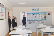 Prezident İlham Əliyev Nəsimi rayonundakı 54 nömrəli məktəbin əsaslı təmir və yenidənqurma işlərindən sonrakı vəziyyəti ilə tanış olub  (FOTO)