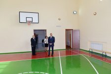 Prezident İlham Əliyev Nəsimi rayonundakı 54 nömrəli məktəbin əsaslı təmir və yenidənqurma işlərindən sonrakı vəziyyəti ilə tanış olub  (FOTO)