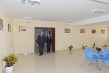 Prezident İlham Əliyev Nəsimi rayonundakı 54 nömrəli məktəbin əsaslı təmir və yenidənqurma işlərindən sonrakı vəziyyəti ilə tanış olub  (FOTO)