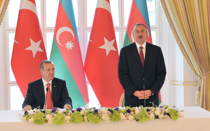 Prezident İlham Əliyev: Azərbaycanda elə bir insan tapılmaz ki, Türkiyəni öz doğma vətəni kimi sevməsin (FOTO)