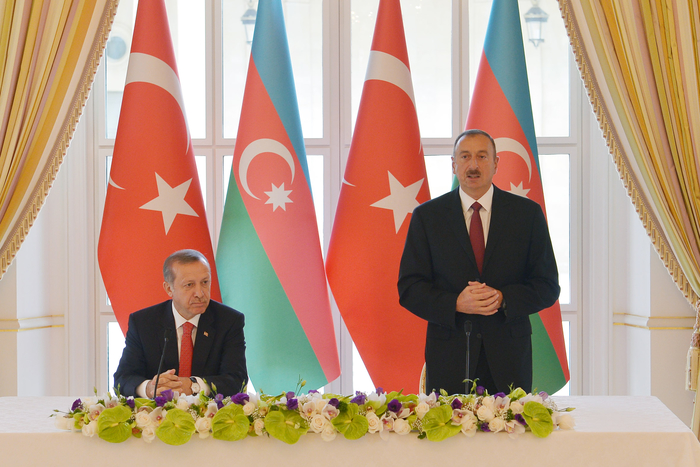 Prezident İlham Əliyev: Azərbaycanda elə bir insan tapılmaz ki, Türkiyəni öz doğma vətəni kimi sevməsin (FOTO)