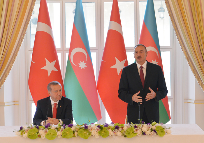 Prezident İlham Əliyev: Azərbaycanda elə bir insan tapılmaz ki, Türkiyəni öz doğma vətəni kimi sevməsin (FOTO)