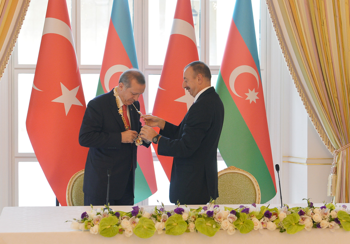 Prezident İlham Əliyev: Azərbaycanda elə bir insan tapılmaz ki, Türkiyəni öz doğma vətəni kimi sevməsin (FOTO)