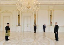Prezident İlham Əliyev Malayziyanın Azərbaycanda yeni təyin olunmuş səfirini qəbul edib (FOTO)