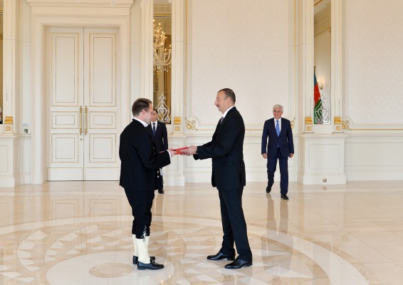 Prezident İlham Əliyev Norveçin Azərbaycanda yeni təyin olunmuş səfirini qəbul edib (FOTO)