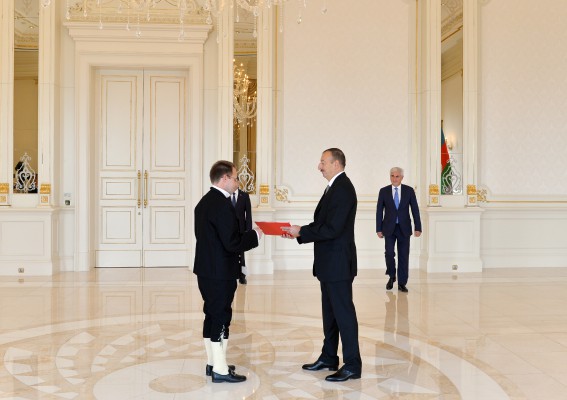 Prezident İlham Əliyev Norveçin Azərbaycanda yeni təyin olunmuş səfirini qəbul edib (FOTO)