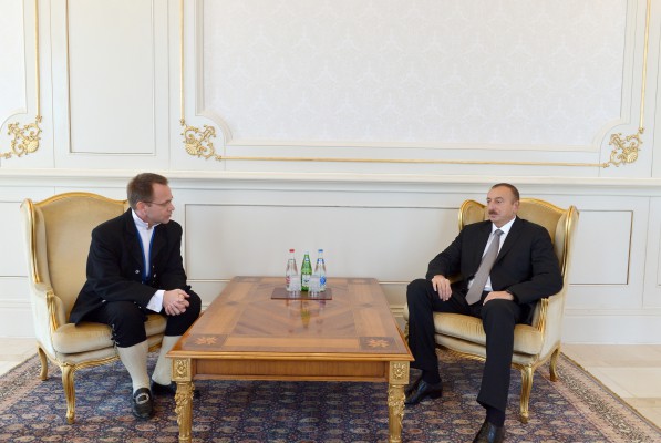 Prezident İlham Əliyev Norveçin Azərbaycanda yeni təyin olunmuş səfirini qəbul edib (FOTO)