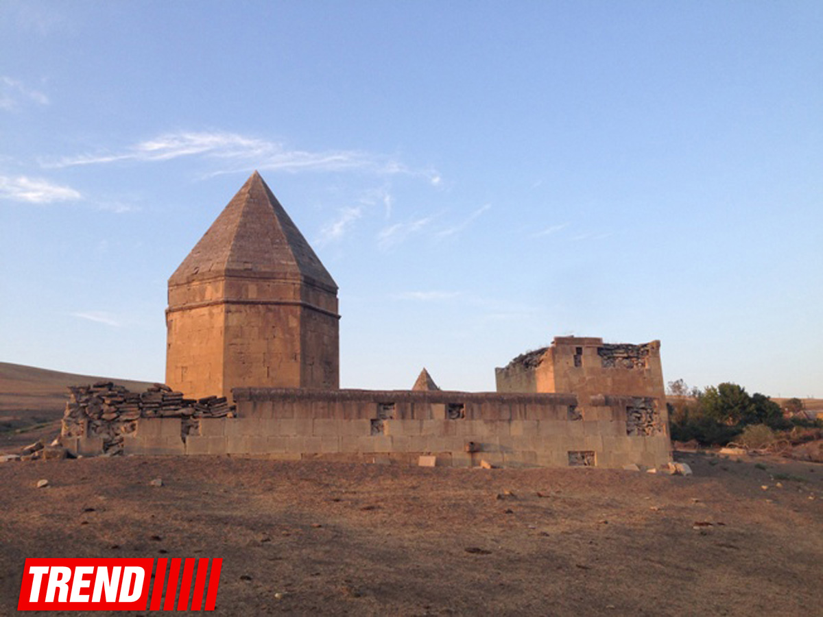 Qədim, sirli Şamaxı - Qəleybuğurt qalası, Kələxana türbəsi, Avaxıl qəbiristanlığı (FOTO)