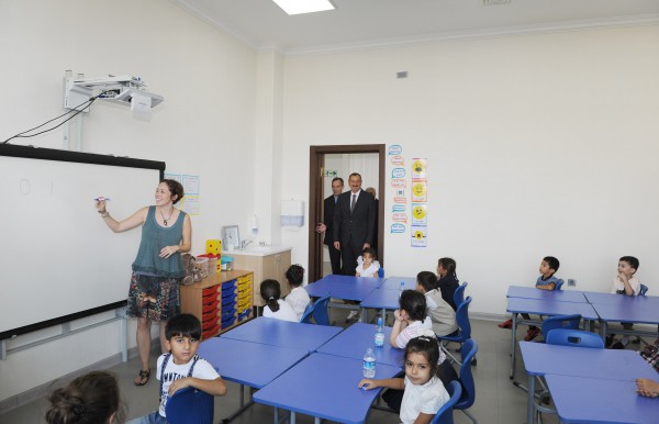 Prezident İlham Əliyev Bakı İstedadlar Təhsil Kompleksinin yeni binasında yaradılan şəraitlə tanış olub (FOTO)