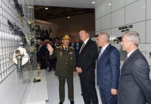 Prezident İlham Əliyev birinci Azərbaycan Beynəlxalq müdafiə sənayesi sərgisi ilə tanış olub (FOTO)