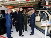 Prezident İlham Əliyev birinci Azərbaycan Beynəlxalq müdafiə sənayesi sərgisi ilə tanış olub (FOTO)