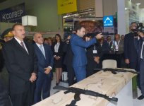 Prezident İlham Əliyev birinci Azərbaycan Beynəlxalq müdafiə sənayesi sərgisi ilə tanış olub (FOTO)
